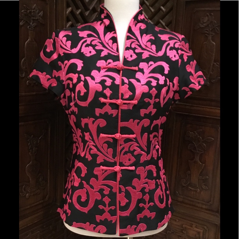 💕 ASIAN DESIGN TOP NWT SIZE 34